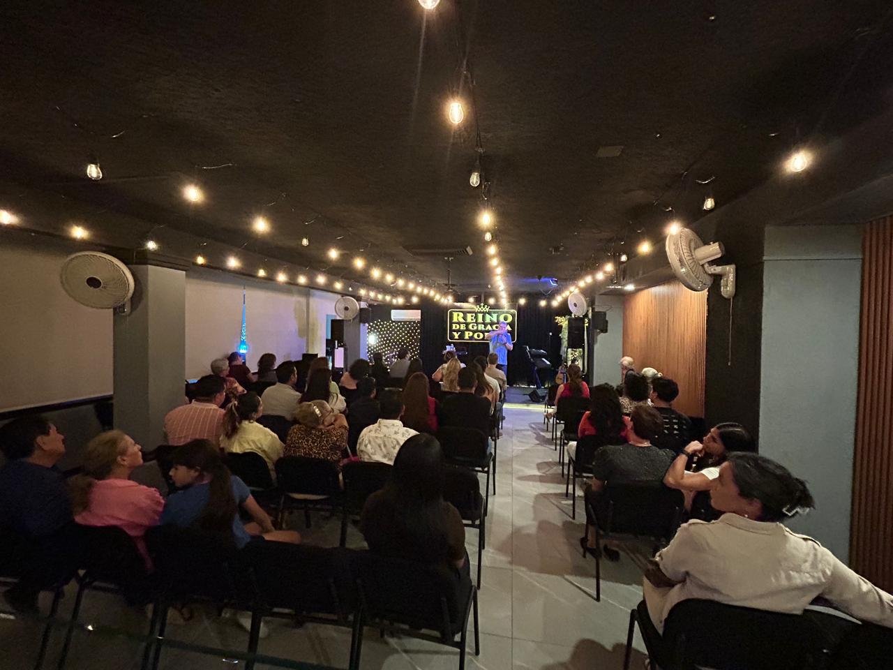 Servicio de domingo en Iglesia Reino de Gracia y Poder